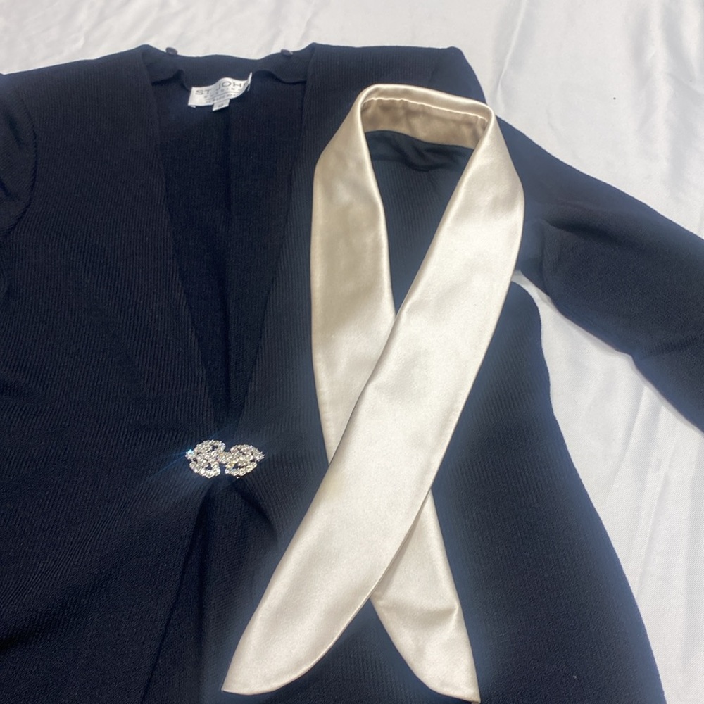 ST. JOHN EVENING blazer JACKET black 10 button off collar NWOT classic knot - Picture 13 of 13
